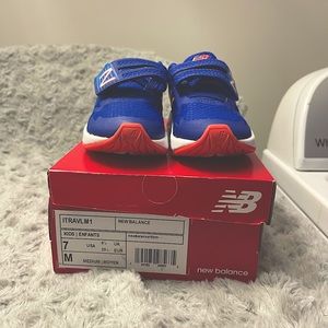 Rave run blue and orange néw balance shoes